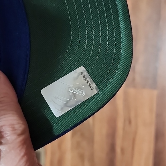 NEW YORK RANGERS HAT! SIZE: ONE SIZE FITS ALL. - Picture 6 of 9